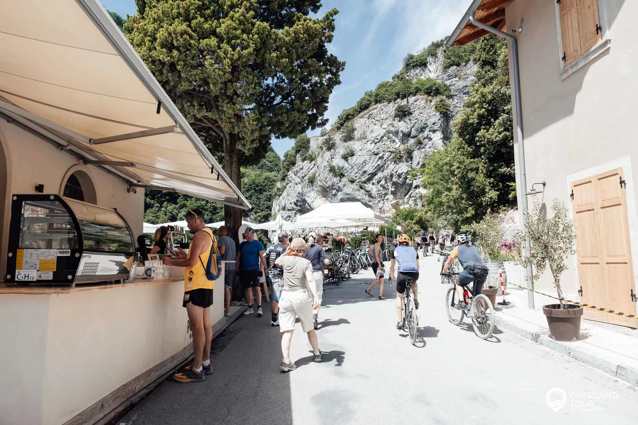 Wanderung Sentiero del Ponale: Wandern auf der alten Ponale Straße Das Ausflugslokal Belvedere an der alten Ponale Straße