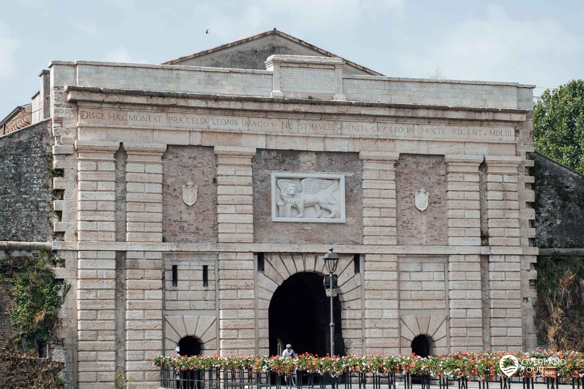 Peschiera del Garda Sehenswürdigkeiten Stadtmauertor Porta Verona