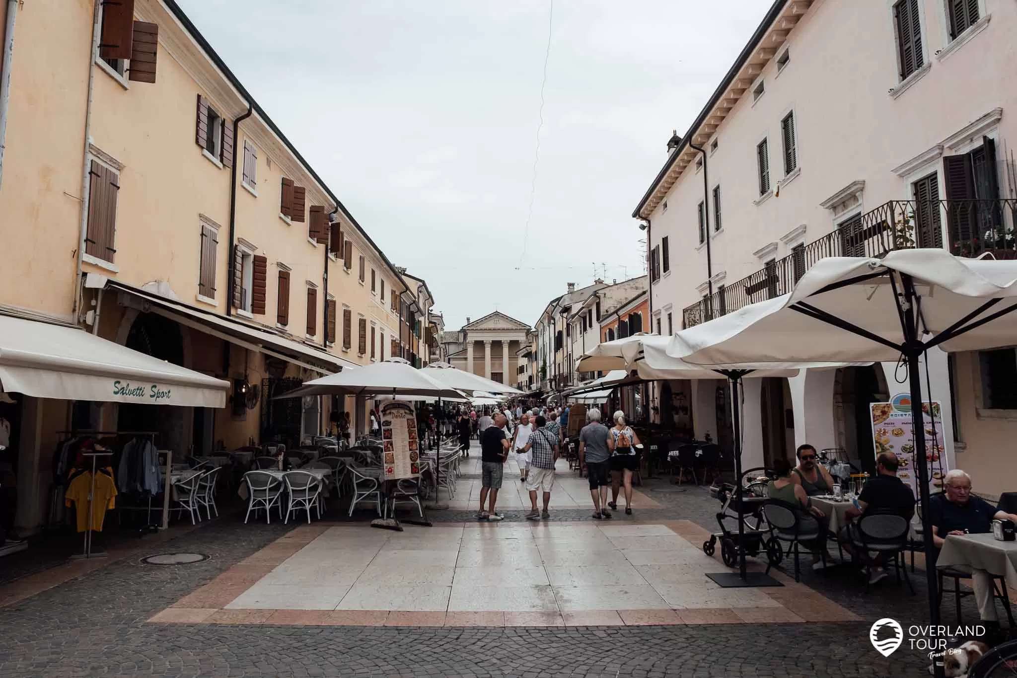 Bardolino Sehenswürdigkeiten am Gardasee Bardolino Sehenswürdigkeiten am Gardasee: Die Piazza Giacomo Matteotti