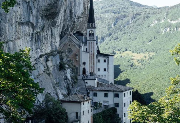 Felsenkirche Madonna della Corona - Gardasee