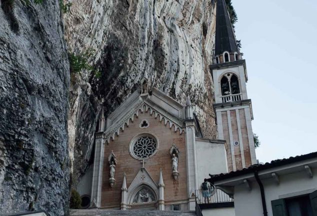 Felsenkirche Madonna della Corona - Gardasee