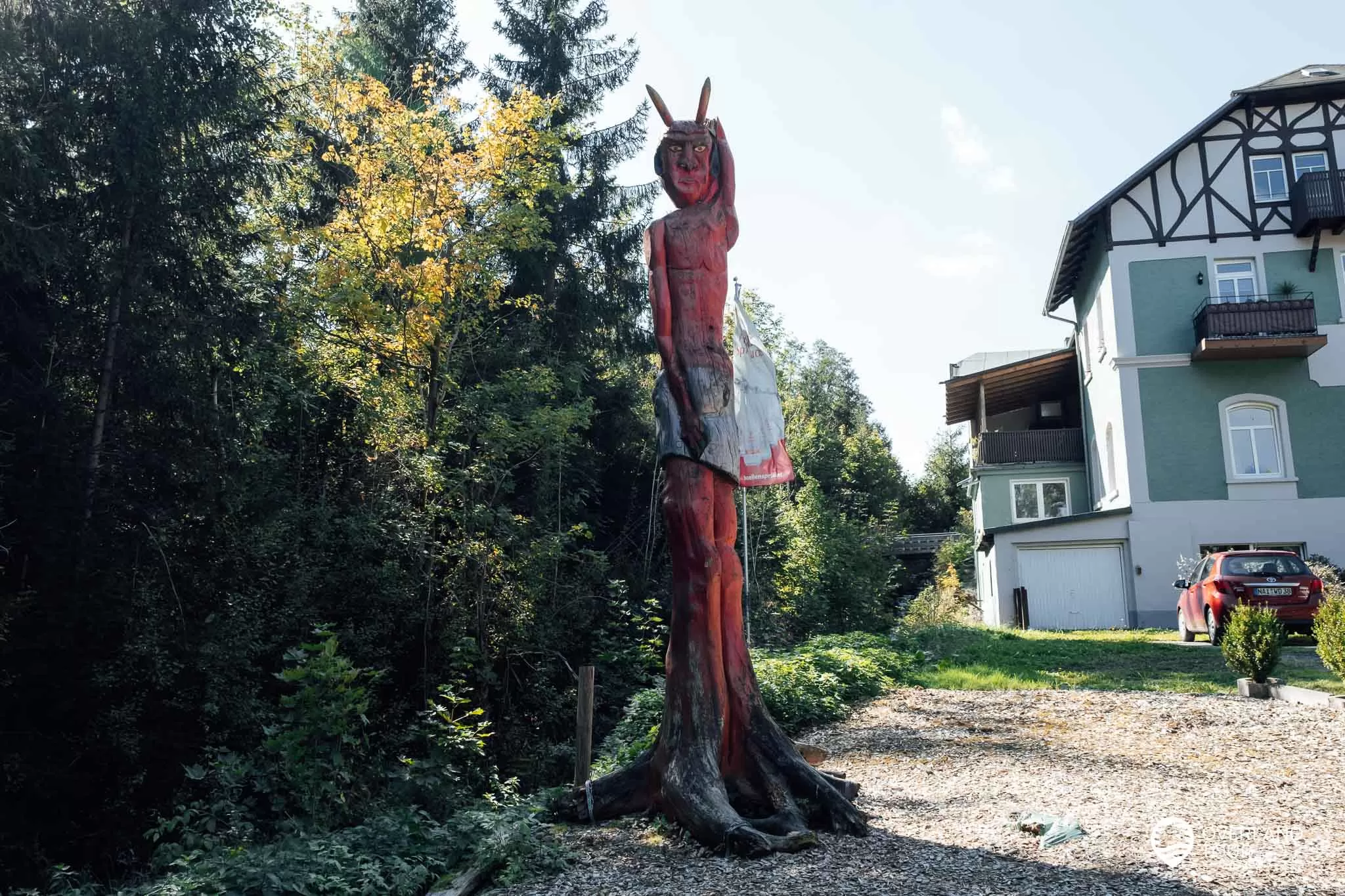 Wandern im Höllental Frankenwald - Felsenpfad & Röhrensteig die perfekte Tour: Darf ich vorstellen! Der Teufel höchst persönlich in dem Ort Hölle