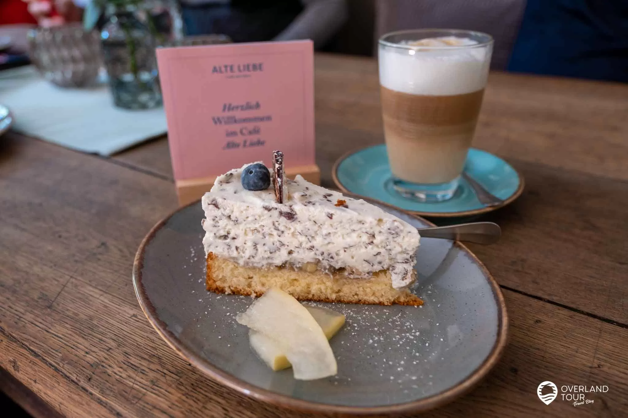 Sieht mein Kuchen nicht lecker aus! Und er war es auch! Das Café Alte Liebe in dem Ort HölleWandern im Höllental Frankenwald - Felsenpfad & Röhrensteig die perfekte Tour: