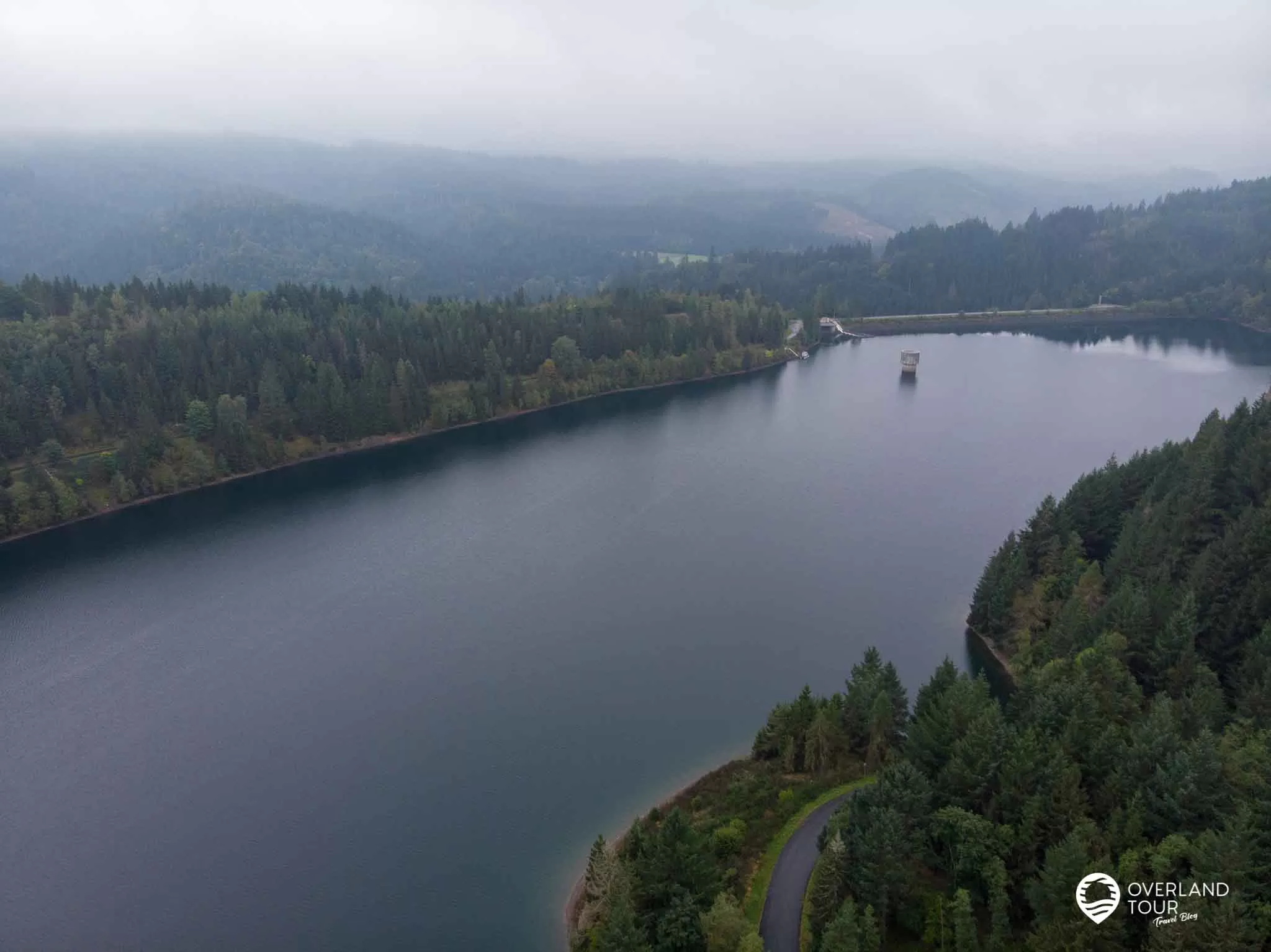 Wandern an der Ködeltalsperre (Trinkwassertalsperre Mauthaus) - Fränkische Fjorde bei Steinwiesen: Ein Blick von oben mit der Drohne auf die mystisch Landschaft der Fränkischen Fjorde