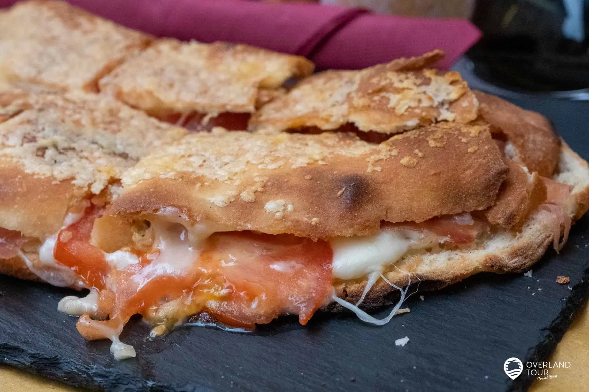 Eine Spezialität - Die Pizza Camicia