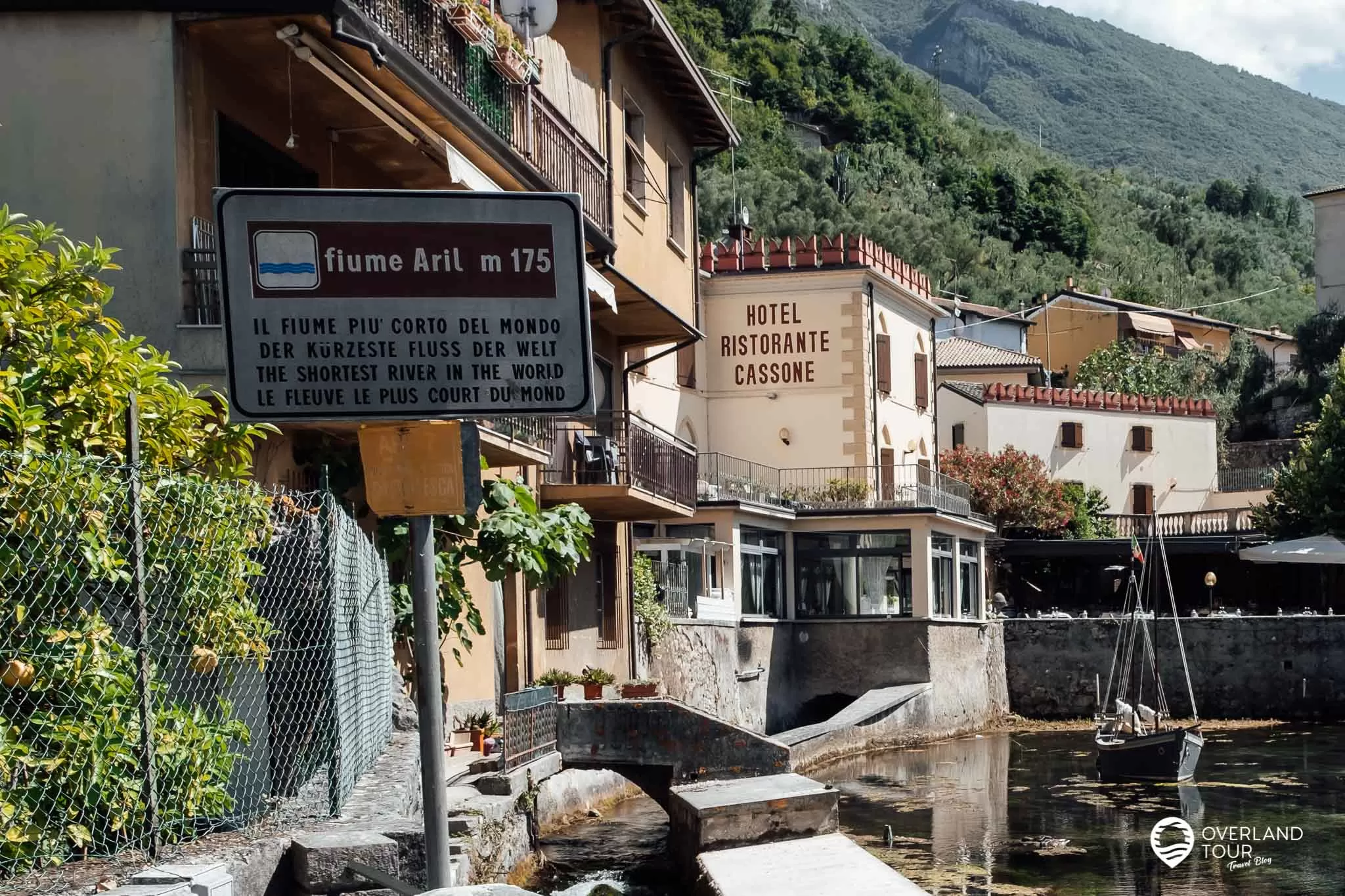 Hier ist die Quelle des kurzesten Fluss der Welt „Arile“ in Castelletto