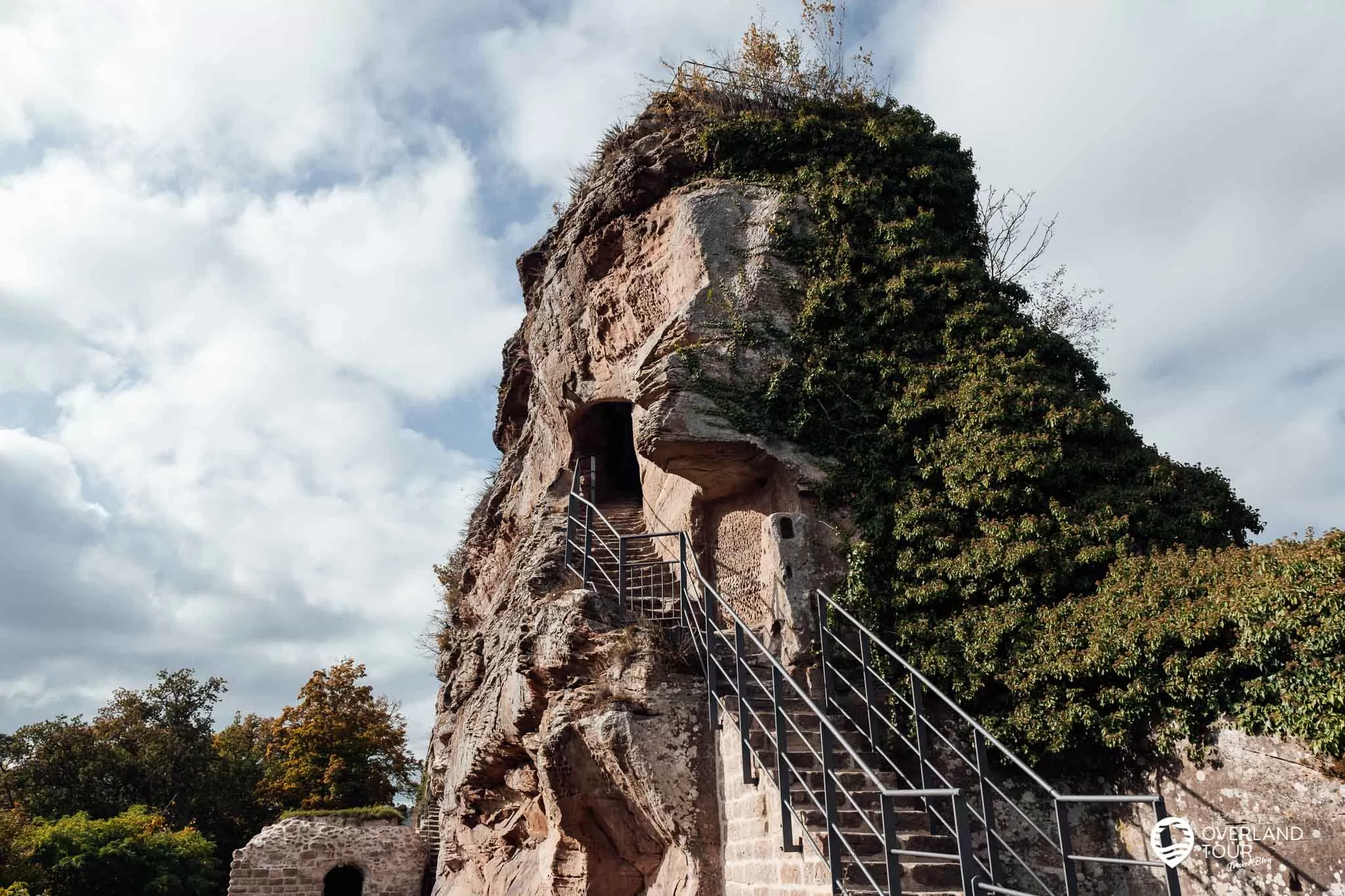 Im Pfälzerwald wandern – Der Pfälzer Waldpfad – Etappe 8 Pfälzer Waldpfad Etappe 8: Die Burgruine Drachenfels - Das Highlight Nr. 2 auf der Wanderung