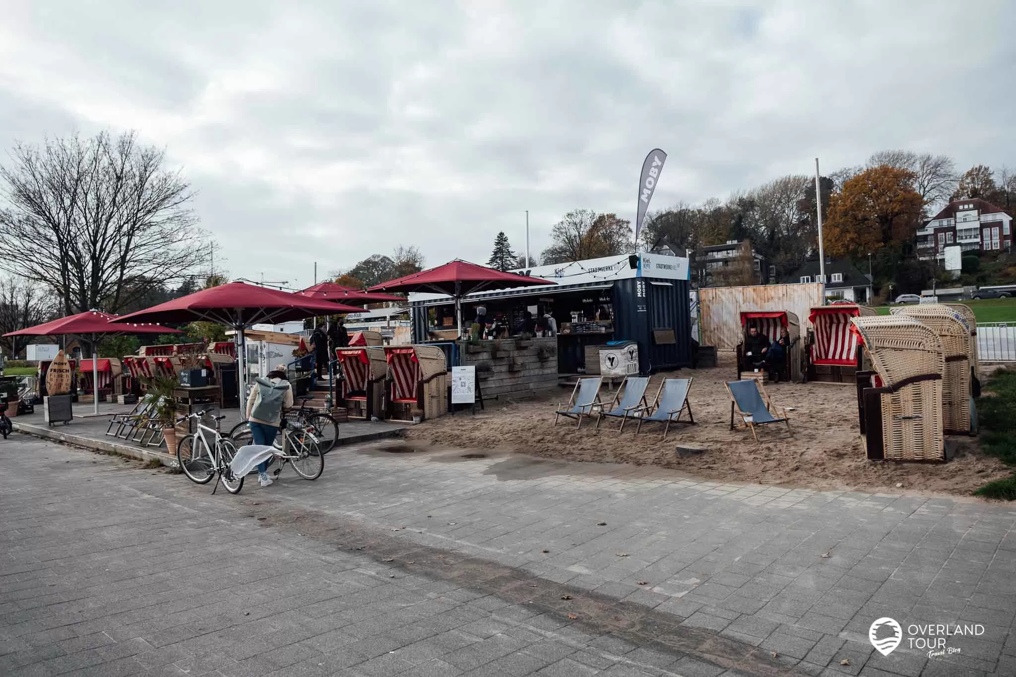 Kiel Sehenswürdigkeiten – 25 Tipps für einen Tag in der Landeshauptstadt Schleswig-Holsteins Kiel Sehenswürdigkeiten: MOBY Kiel - Fischbrötchen, Fisch & Chips und Seafood - Mein Essens-Tipp