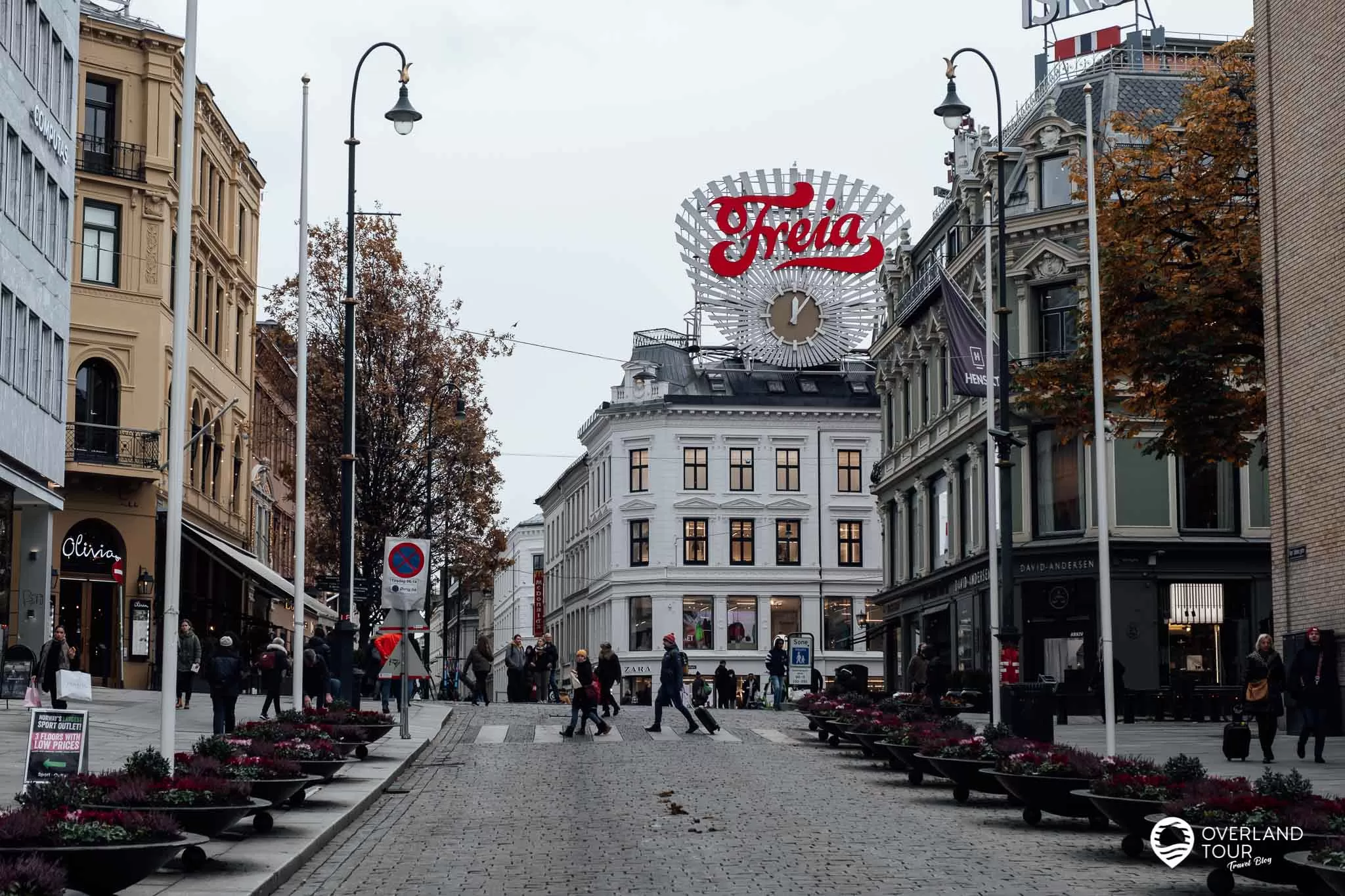 Oslo Sehenswürdigkeiten – Auf Landgang 4 Stunden zu Fuß durch Oslo Oslo Sehenswürdigkeiten: Karl Johans gate - Die Shopping Straße in Oslo