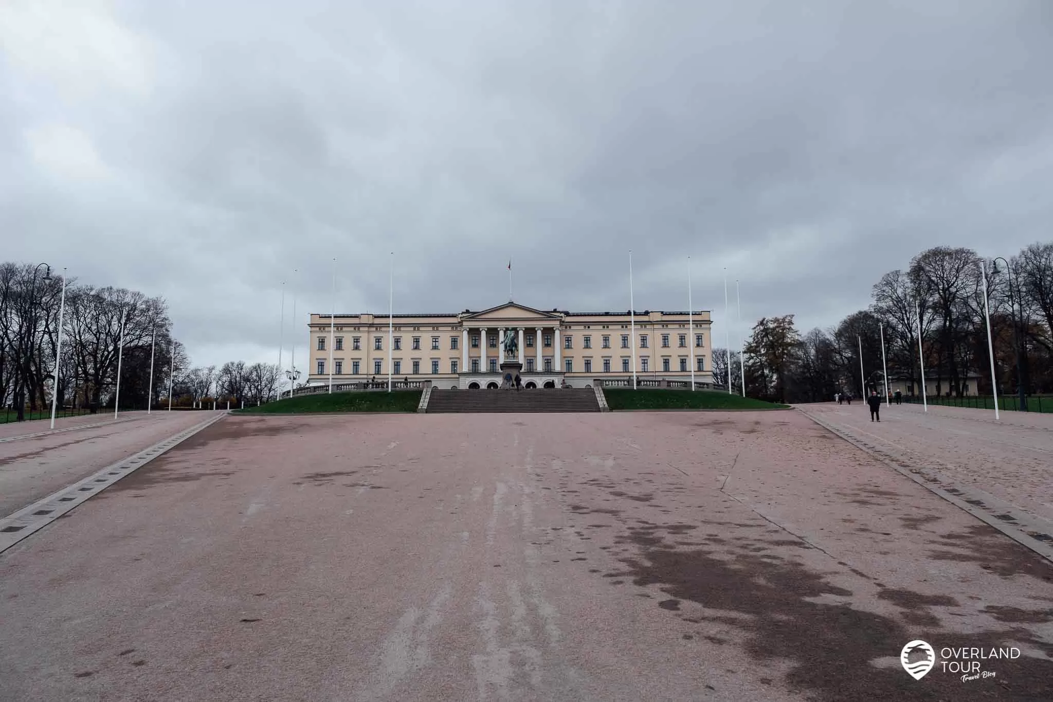 Oslo Sehenswürdigkeiten – Auf Landgang 4 Stunden zu Fuß durch Oslo Oslo Sehenswürdigkeiten: Das Königliche Schloss Oslo