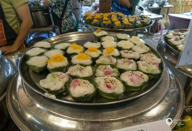Der Bang Nam Phueng Floating Market in Bangkok