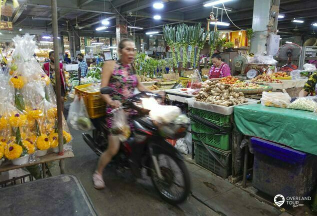 Ma Lai Frischblumenmarkt (Pak Khlong Talat) - Flower Market in Bangkok