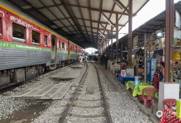 Der Besuch des Mae Klong Railway Market bei Bangkok