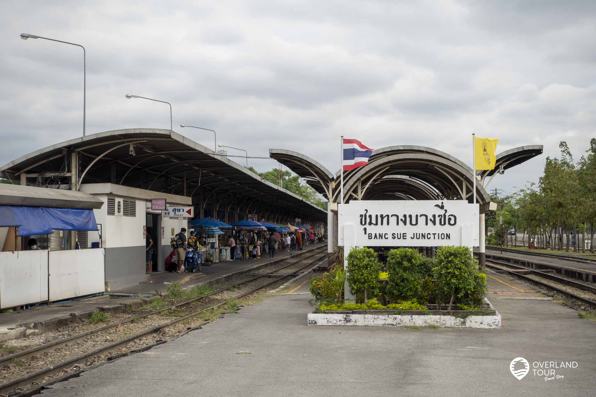 Train Cemetery Bangkok - Der Zugfriedhof von Bangkok Train Cemetery Bangkok - Der Zugfriedhof von Bangkok: Die alte Station Bang Sue Junction