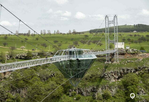 Georgias Diamond Glass Bridge im Naturschutzgebiet Tsalka