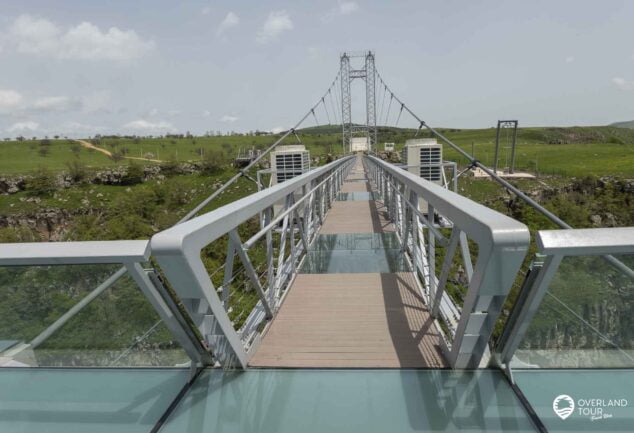 Georgias Diamond Glass Bridge im Naturschutzgebiet Tsalka