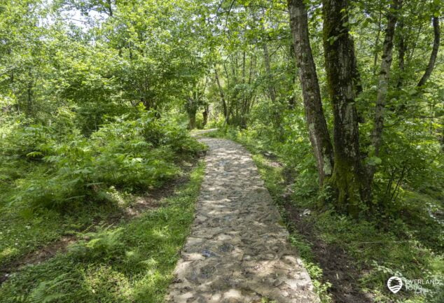 Okatse Canyon - Wandern über Gitterroste zum Panoramablick