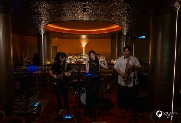 Secret Bars: Discover the Best Hidden Bars of Bangkok: Speakeasi