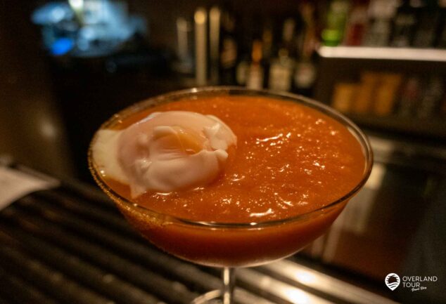 Secret Bars: Discover the Best Hidden Bars of Bangkok: Speakeasi