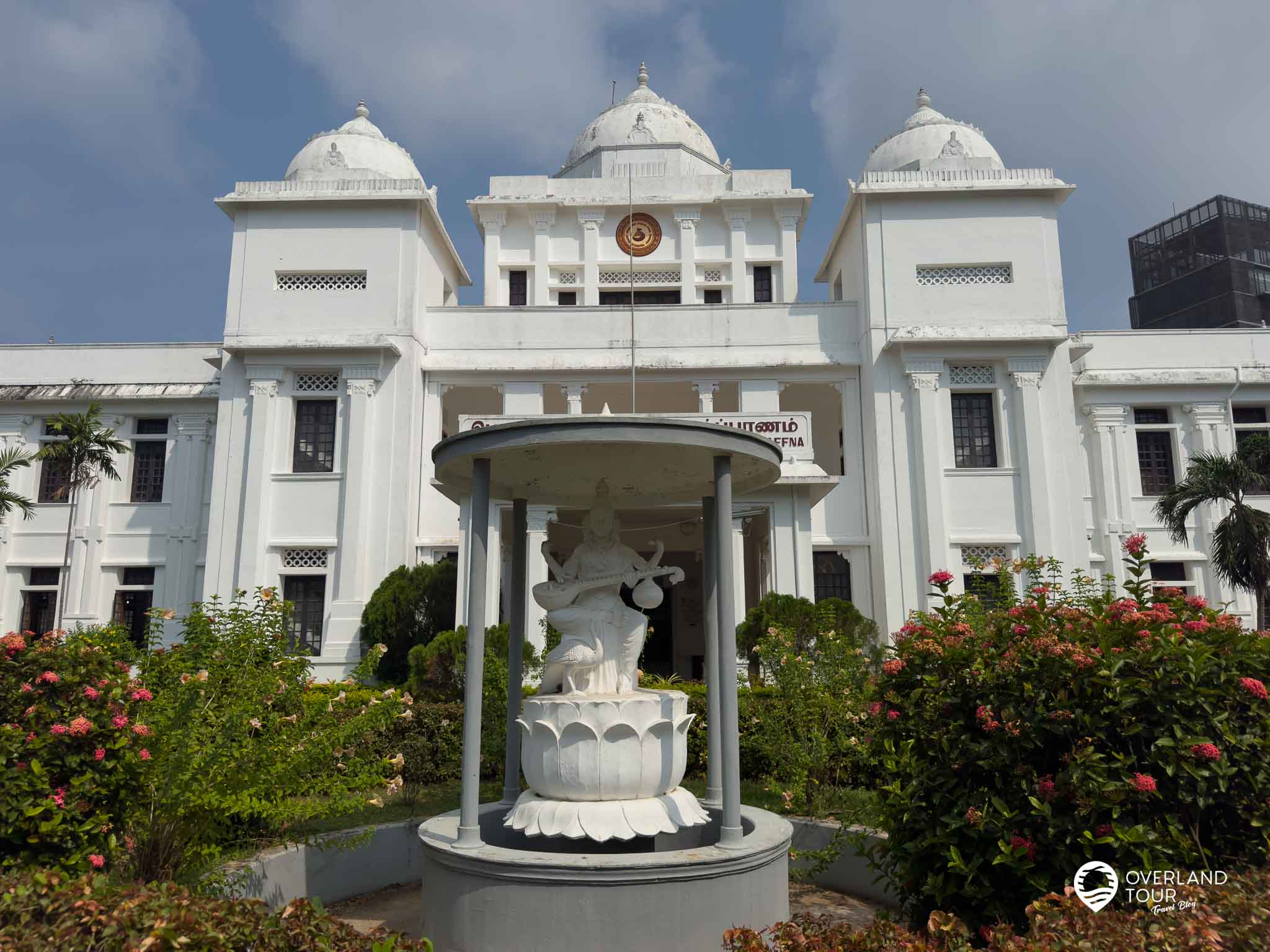 Entdecke Jaffnas Sehenswürdigkeiten per Tuk-Tuk Die Jaffna Public Library