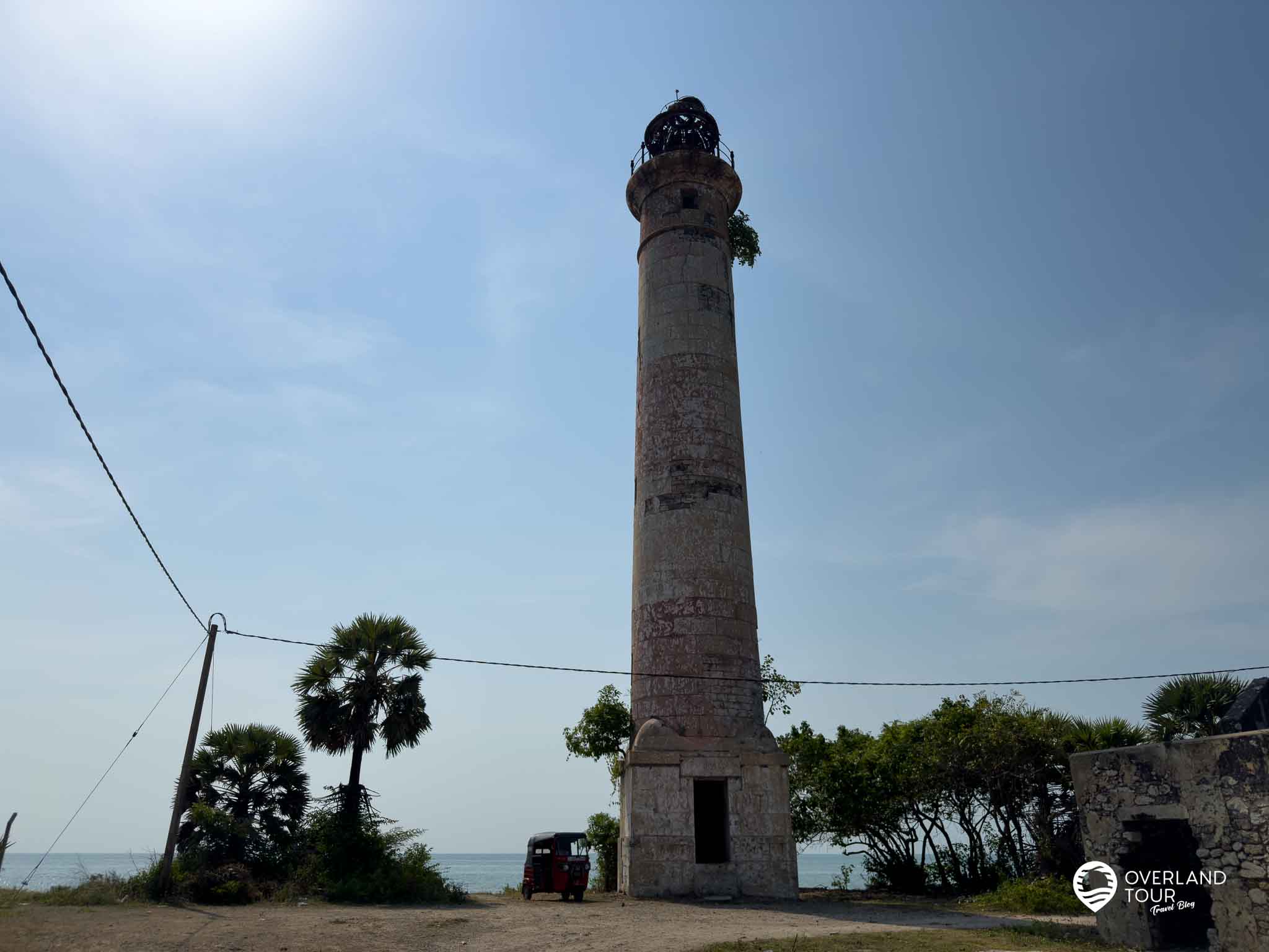 Entdecke Jaffnas Sehenswürdigkeiten per Tuk-Tuk Kovilam Lighthouse auf der Insel Karaitivu