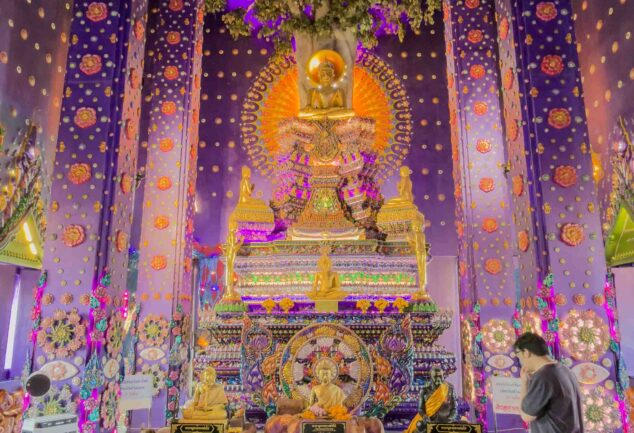 Dein Purple Temple Adventure: Ayutthayas lila Meisterwerk & Geheimtipp