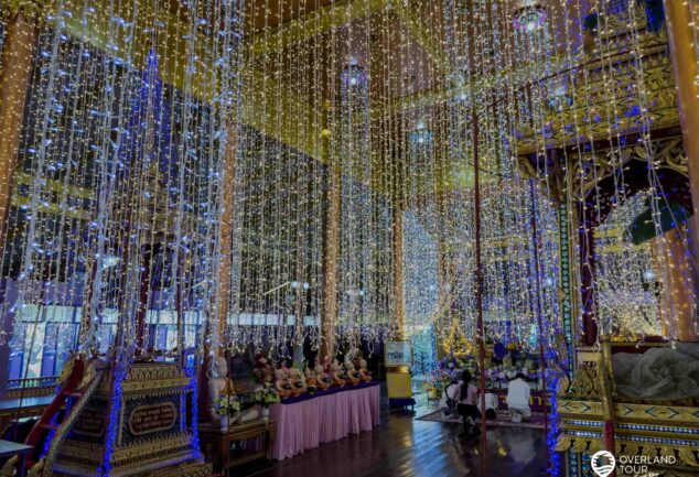 Dein Purple Temple Adventure: Ayutthayas lila Meisterwerk & Geheimtipp