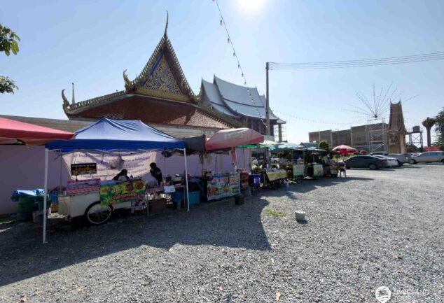 Dein Purple Temple Adventure: Ayutthayas lila Meisterwerk & Geheimtipp