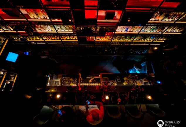 Bangkok bei Nacht: Dein Cocktail-Abenteuer beginnt in den Secret Hidden Speakeasie Bars!