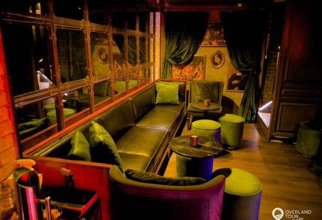 Bangkok bei Nacht: Dein Cocktail-Abenteuer beginnt in den Secret Hidden Speakeasie Bars!