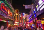 Die Soi Cowboy - Rotlichtviertel wie aus dem Bilderbuch