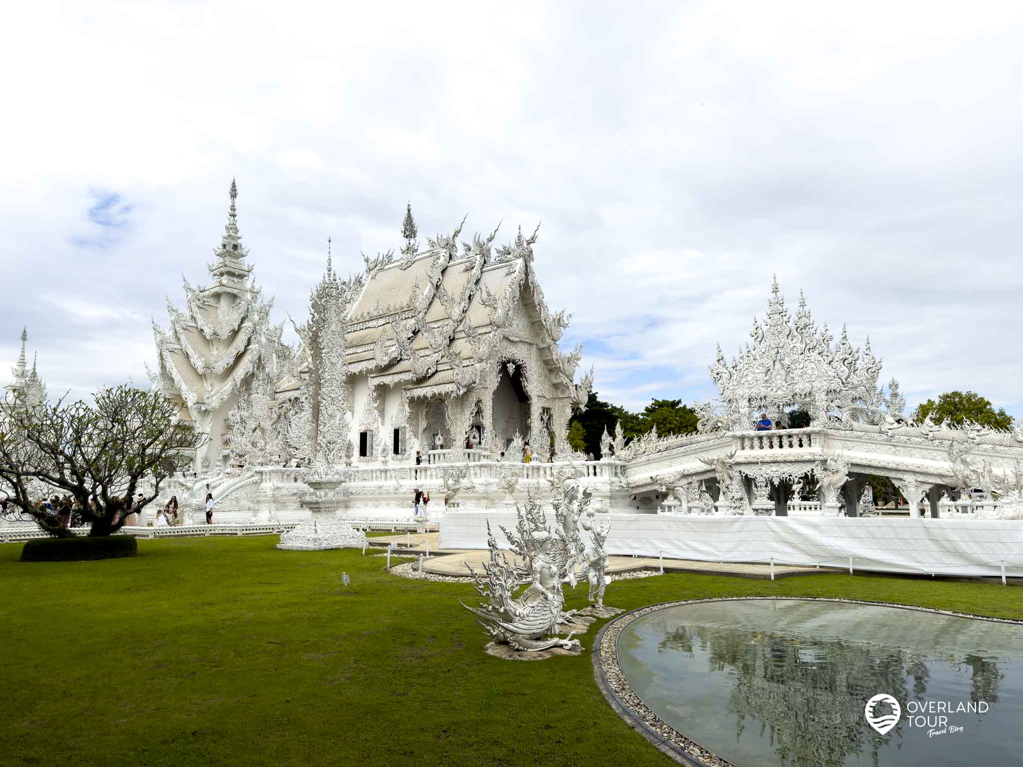 Chiang Rai Tour: Weißer, Blauer & Roter Tempel Tour Erfahrung Wat Rong Khun: Der berühmte Weiße Tempel in Chiang Rai
