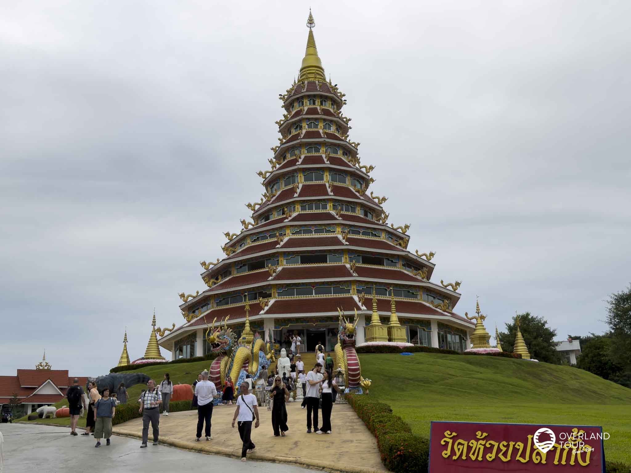 Chiang Rai Tour: Weißer, Blauer & Roter Tempel Tour Erfahrung Red Temple - Wat Huay Pla Kang